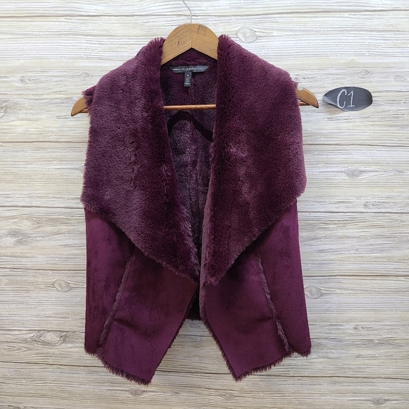 WHBM Shearling Vest in Cabernet Vegan Vest - Picture 4 of 7